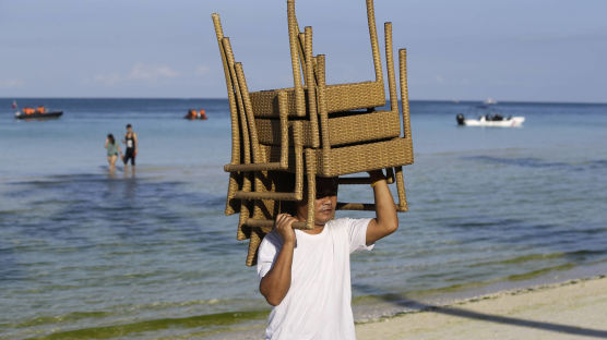 필리핀 보라카이섬 험악한 분위기 속 26일 폐쇄…"현지주민만 출입"