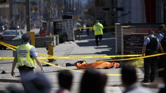 캐나다서 차량 인도 돌진 … 한국인 둘 포함 10명 사망