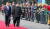 문재인 대통령과 김정은 북한 국무위원장이 27일 오전 판문점에서 의장대 사열을 하고 있다. 김상선 기자
