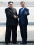 27일 오전 문재인 대통령과 김정은 북한 국무위원장이 판문점에서 만나 인사를 나누고 있다.김상선 기자