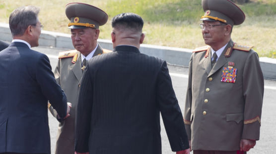  [서소문사진관] 졸다가 딱 걸렸던 북한 이명수 총참모장, 건재하네...