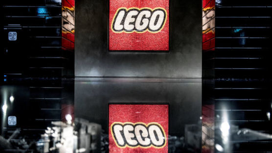 환갑 맞은 레고…디지털시대 극복 전략은 100만 성인 팬의 아이디어