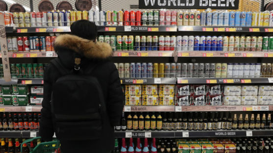 더 저렴한 수입 맥주, 국내 맥주업계에 위기감…‘역차별’ 주장도