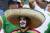 멕시코 축구대표팀을 응원하고 있는 멕시코 축구팬. [사진 멕시코축구협회 트위터]