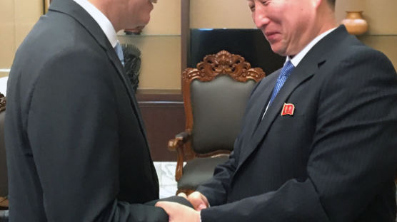 남북한 대사 초청해 만나게 해준 조코위 대통령…북한 대사 눈물 