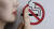 남편이 담배를 피우면 부인도 같이 담배를 피울 위험이 크게 뛰는 것으로 나타났다. [중앙포토]