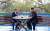 문재인 대통령과 김정은 국무위원장이 지난달 27일 남북정상회담에서 공동 식수를 마친 후 군사분계선 표식물이 있는 ‘도보다리’에서 회담을 하고 있다. 판문점=김상선 기자