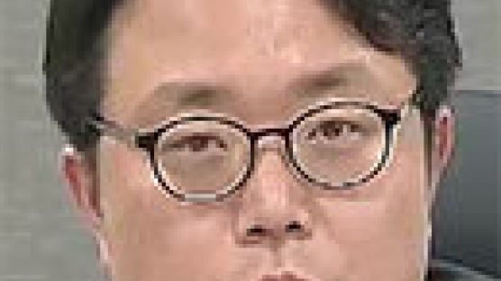 靑, 홍일표 행정관 대기발령…USKI 예산 중단 개입 의혹