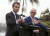 호주를 방문한 에마뉘엘 마크롱 프랑스 대통령(왼쪽)이 2일(현지시간) 말콤 턴불 호주 총리와 공동 기자회견하고 있다. [AP=연합뉴스] 