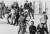 1970년대 대통령 긴급조치로 무장군인들이 고려대 캠퍼스에 들어가 학생들을 연행해 가고 있는 모습. [중앙포토]