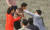 김성태 원내대표가 지난 5일 국회 본청 앞에서 김모씨에게 가격당하고 있다. [사진 MBN 캡처]