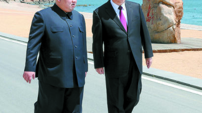 도보다리처럼 … 김정은·시진핑 산책·벤치회담