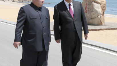 김정은·시진핑 또 만났다, 트럼프 보란듯 밀월 과시