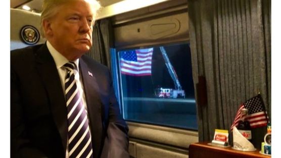 샌더스 대변인, 트럼프 사진 올리며 “미국에게 놀라운 밤”