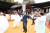 지난해 10월 6일 오후 문재인 대통령과 김정숙 여사가 안동 하회마을을 방문했다. 문 대통령이 공연장에서 하회별신굿탈놀이 공연이 끝난뒤 출연진과 같이 춤을 추고 있다. [사진 청와대]