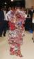 2017년 메트 갈라의 주제였던 일본 디자이너 레이 카아쿠보의 드레스를 입은 리아나. 생존하는 디자이너를 주제로 삼은 건 처음이었다. [로이터=연합뉴스]