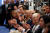 왼쪽 둘째부터 이스라엘 베냐민 네타냐후 총리, 백악관 수석보좌관 재러드 쿠슈너, 이방카 트럼프, 데이비드 프레드만 주이스라엘 미국대사, 스티븐 므누신 미 재무부장관 등이 개관식에 참석해 박수를 치고 있다. [로이터=연합뉴스]