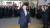 권선택 전 대전시장이 지난해 11월 15일 오전 대전시청 대강당에서 열린 대전시장 이임식을 마치고 시청을 나서며 직원들과 마지막 인사를 하고 있다. [뉴스1]