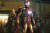 &#39;아이언맨&#39;에서 지구를 지키는 일은 아이언맨과 그의 친구들이다.이들은 스타크 인더스트리가 개발한 로봇 수트와 무기를 이용해 적과 싸운다. [마블]