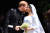 19일(현지시간) 낮 12시 영국 런던 세인트조지 성당에서 결혼식을 마친 후 해리 왕자가 메건에게 키스를 하고 있다. [AFP=연합뉴스] 