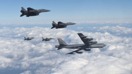 美 B-52 폭격기, 17일 일본과 훈련…한국은 불참 통보?