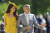 배우 조지클루니 부부가 해리 왕자와 배우 메건 마클의 결혼식에 하객으로 참석하고 있다. [AP=연합뉴스]