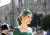 돌체앤가바나의 꽃무늬 롱 드레스와 같은 초록색 모자로 세련된 하객 패션을 연출한 모델 레이디 키티 스펜서. [사진 AP=연합뉴스]