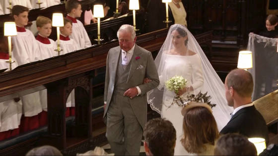 결혼식에서는 찰스 왕세자가 신부인 마클의 손을 잡고 해리 왕자에게 건네주는 절차도 생략됐다.[AP=연합뉴스]