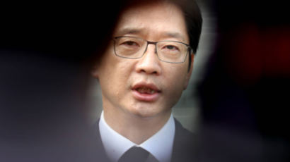 [속보] 경찰 “‘드루킹 연루’ 김경수 전 의원 재소환 검토”