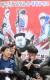 박상학 자유북한운동연합 공동대표(왼쪽)가 지난 12일 대북 전단 살포 행사에서 &#34;비극적인 사실들을 북한 주민에게 알리기 위해 전단을 살포하려고 했다&#34;고 말했다.                     [중앙포토]