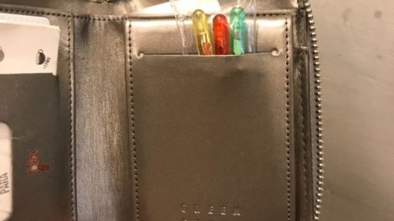 '몰카 공포'의 풍경…요즘 여성들 지갑에 송곳 하나씩 있다