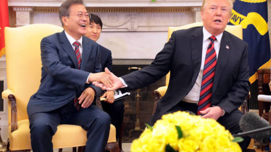트럼프, '남북통일' 첫 공식 언급…"언젠가 '하나의 한국' 될 것"