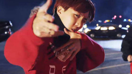 What Happens When BTS SUGA & J-HOPE Raps in English?