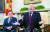 문재인 대통령과 도널드 트럼프 미국 대통령이 22일 워싱턴DC 백악관에서 정상회담에 앞서 기자들의 질문에 답하고 있다. 이날 질의응답은 예정된 시간보다 길어져 36분 동안 계속됐다. [AFP=연합뉴스]