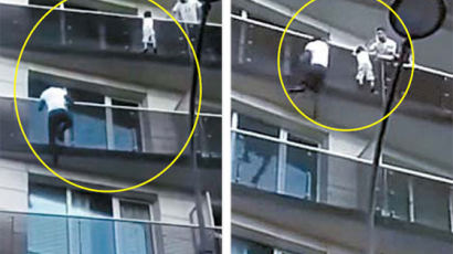‘파리 스파이더맨’ 30초 만에 5층 기어올라가 아이 구출