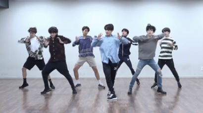 How Did BTS JUNGKOOK Impress ARMYs Even When He was Doing a Dance Practice? 
