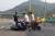 지난 30일 오후 대전시 안영동의 한 도로에서 대전 한빛고 학생들이 쓰러진 노인에게 심폐소생술을 하고 있다. [사진 한빛고·동영상 캡처] 