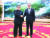 31일 북한 평양을 찾은 세르게이 라브로프 러시아 외무장관이 김정은 국무위원장(왼쪽)과 악수하고 있다. 러시아 외무부는 ’ 러시아와 북한 간 발전 전망에 대해 논의했다“고 밝혔다. [타스=연합뉴스]