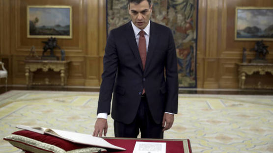스페인에 소수정부, 伊 포퓰리즘 정부…"EU 통일된 비전 잃어가" 