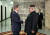 문재인 대통령과 북한 김정은 국무위원장이 지난달 26일 오후 판문점 북측 통일각에서 열린 남북정상회담에서 만나 얘기를 나누고 있다. [연합뉴스]