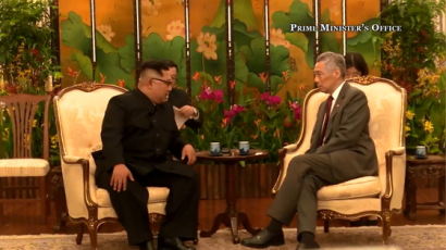 김정은 “싱가포르 회담 역사에 기록될 것”…리셴룽 “평화 가져오길”