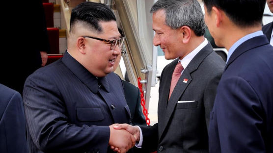 [서소문사진관] 김정은 위원장, 철저한 보안 속 싱가포르에 도착