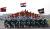지난 1월 15일 인도 뉴 델리에서 열린 인도 육군의 날 행사에서 인도 육군 &#39;데어데블&#39;팀이 오토바이 묘기를 선보이고 있다. [EPA]