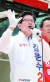 김문수 자유한국당 서울시장 후보가 12일 시민들을 만나 지지를 호소하고 있다. [연합뉴스]