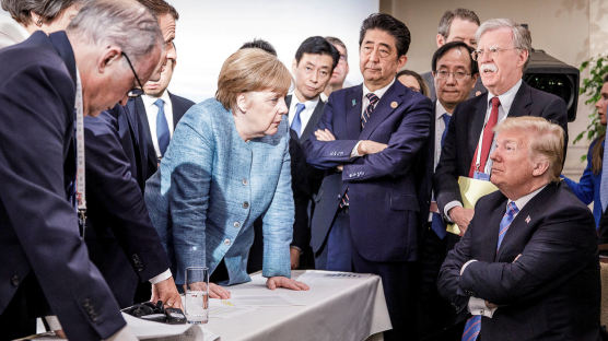 [서소문사진관]G7 정상회의 '이 사진'에 대한 트럼프의 해명