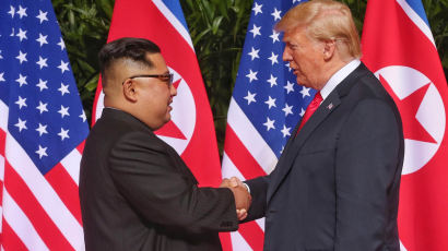 김정은과의 대화 공개한 트럼프 "김정일이 핵 동결 파기한 이유는"