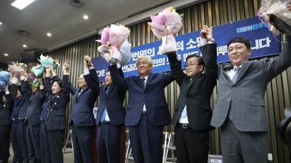 민주당 ‘역대급 올킬’...경기도 도의원 99% 독식