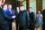 김정은 북한 국무위원장과 존 볼턴 미국 백악관 국가안보보좌관(왼쪽 둘째)이 지난 12일 싱가포르 센토사 섬 카펠라 호텔에서 악수하고 있다. 북한 노동신문은 이 사진을 13일 자에 게재했다. [연합뉴스]