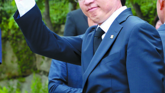 여배우 스캔들, 드루킹 뚫고 미래권력 부상한 김경수ㆍ이재명