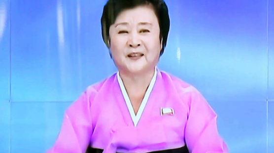 트럼프 “북한 여성 앵커, 미국 방송에 취직해야겠다”